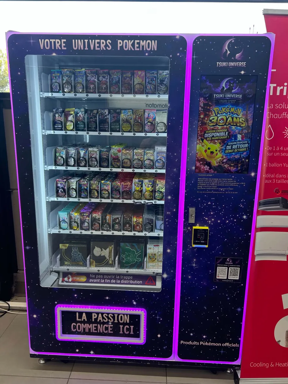 Distributeur automatique Tsuki Universe installé à Brignoles